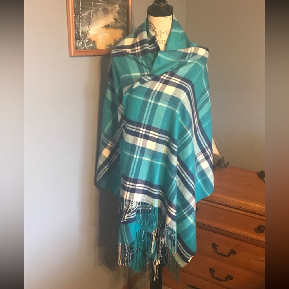Blue and White Plaid scarf wrap NWOT